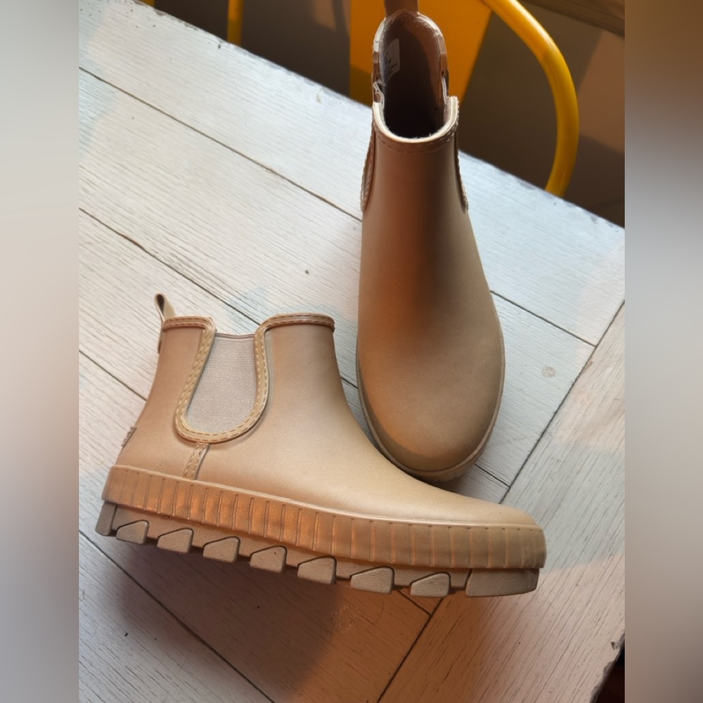 Sperry gold Chelsea Boots